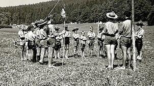 Das erste Sommerlager des neu gegründeten Stammes St. Clemens war im August 1965 die Teilnahme am Lager des Bezirks Hochrhein auf der ...
