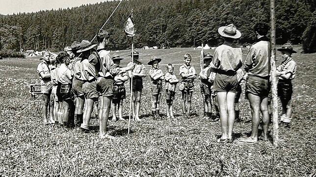 Das erste Sommerlager des neu gegründeten Stammes St. Clemens war im August 1965 die Teilnahme am Lager des Bezirks Hochrhein auf der ...