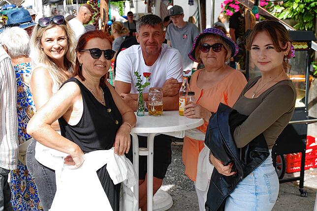 Bild 20: Buntes Programm beim 40. Öhninger Dorffest