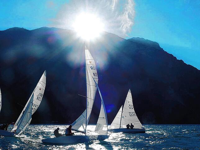 Bei der Starboot-Europameisterschaft in Riva mit dabei war Hubert Merkelbach aus Überlingen mit seinem Vorschoter Kilian Weise (im Bild ...