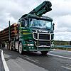 Reiner Neininger steuert seinen Langholztransporter über die neue Zufahrt ins Wolterdinger Gewerbegebiet Längefeld. Ziel der Fahrt ist ...