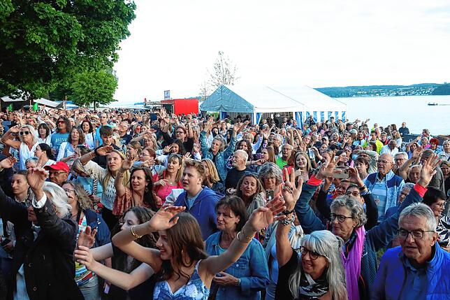 Bild 25: ABBA und Applaus: Sound Beach Festival sorgt für ausgelassene Stimmung im Überlinger Uferpark