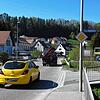 Noch rollt der Verkehr im Stockacher Ortsteil Zizenhausen. Ab Montag wird die Ortsdurchfahrt nördlich des Abzweigs zum Bahnhofplatz saniert.
