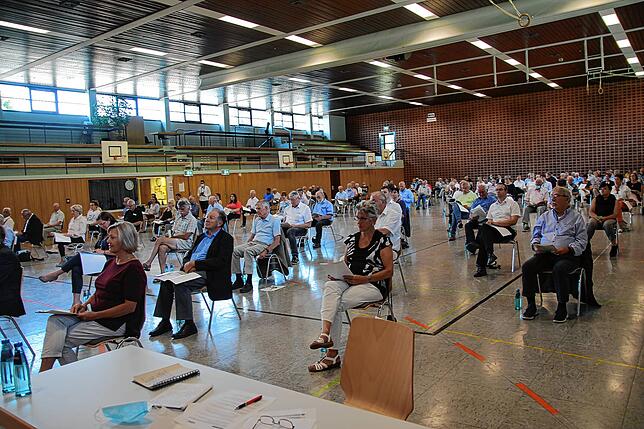 Die Tiengener Halle reichte gerade aus, um, unter Beachtung der Abstandregeln, alle Mitglieder und Besucher unterzubringen.