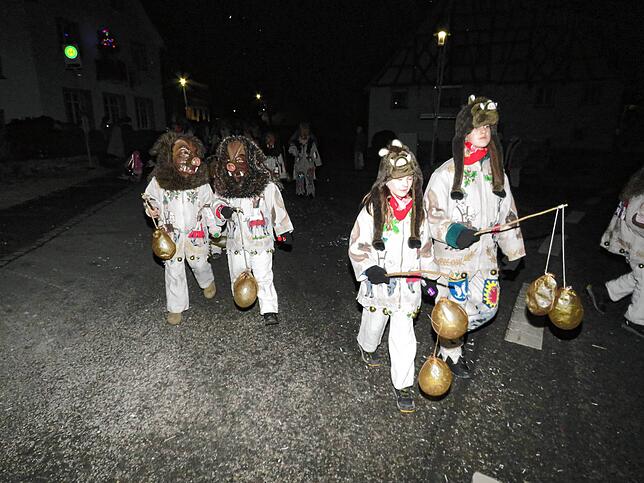 Bild 10: Mit dem Nachtumzug startet das Narrentreffen in Gutmadingen