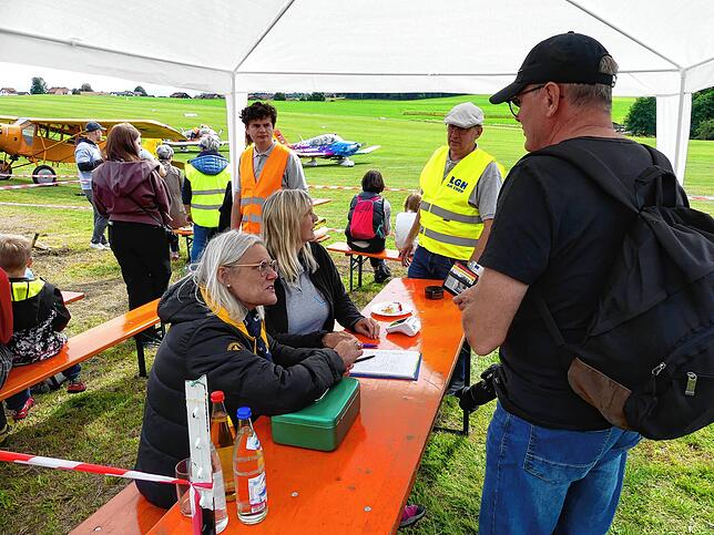 Bild 17: Großer Erfolg beim Jubiläums-Flugplatzfest in Rickenbach-Hütten