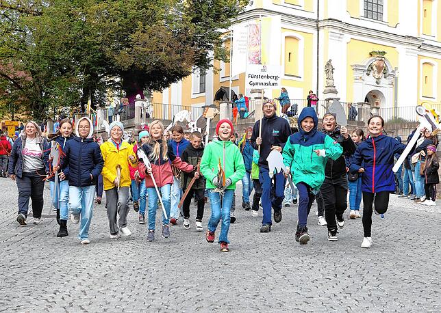 Bild 4: Reitturnier mit fulminantem Start