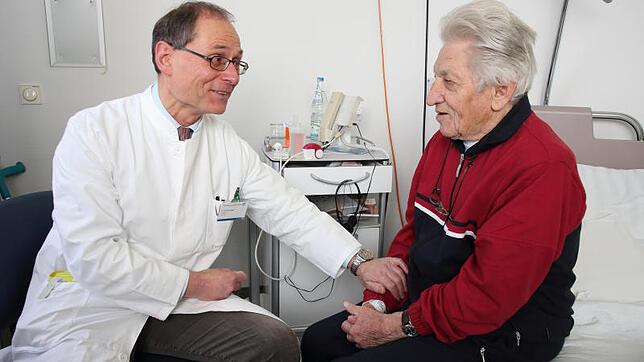 Achim Gowin (links), Chefarzt am Zentrum für Altersmedizin des Hegau-Bodensee-Klinikums in Radolfzell, ist es wichtig, dass seine ...