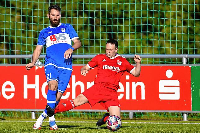 Bild 24: Spitzenreiter FC Erzingen setzt sich mit 5:0 beim FC RW Weilheim durch &ndash; und wir haben die Bilder!