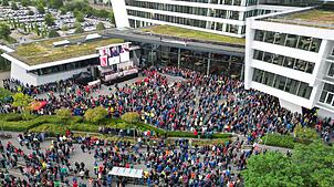 Mit seinem Sparkurs bringt das ZF-Management die Mitarbeiter gegen sich auf. (Archivbild)