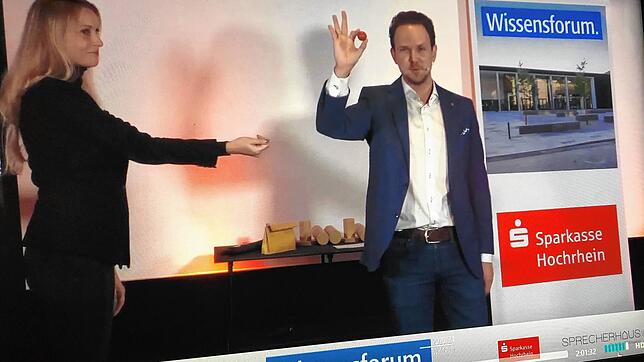 Per Live-Stream aus dem Sendestudio konnten die Zuschauer den Vortrag von Norman Alexander beim SÜDKURIER-Wissensforum im Internet ...