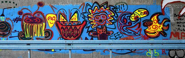 Bild 3: Kunst am Bau oder Vandalismus? Graffiti-Sprayer haben sich auf der neuen Bundesstraße 31 bereits verewigt