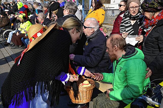 Bild 6: Narrenzunft Bad Dürrheim lässt sich zum 100-jährigen Bestehen kräftig feiern