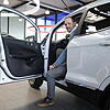 Matthias Storz in seinem Autohaus in Villingen: Die Diskussionen um Grenzwerte und Fahrverbote haben sich auch bei ihm auf den Verkauf ...
