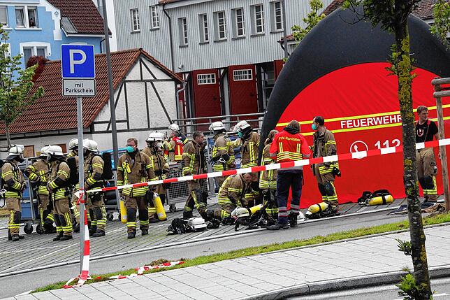 Mit einem Großaufgebot waren die Feuerwehren aus Schwenningen und Villingen vor Ort. Hier das Einsatzzentrum.