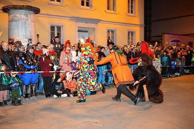 Bild 28: Der letzte Akt &ndash; Verbrennung der Fasnacht auf dem Stephansplatz 2024 (2)