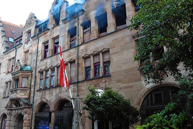 Bild 15: Am Morgen danach: So sieht es nach dem Großbrand in der Zollernstraße aus