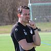 Trainer Patrick Anders und der FC Pfaffenweiler stehen trotz der Niederlage am Wochenende noch auf dem ersten Platz.