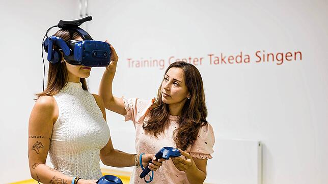 Mit der Pressemitteilung gibt Takeda auch einen Einblick ins Trainingscenter in Singen, „in dem neue digitale Anwendungen entwickelt und ...