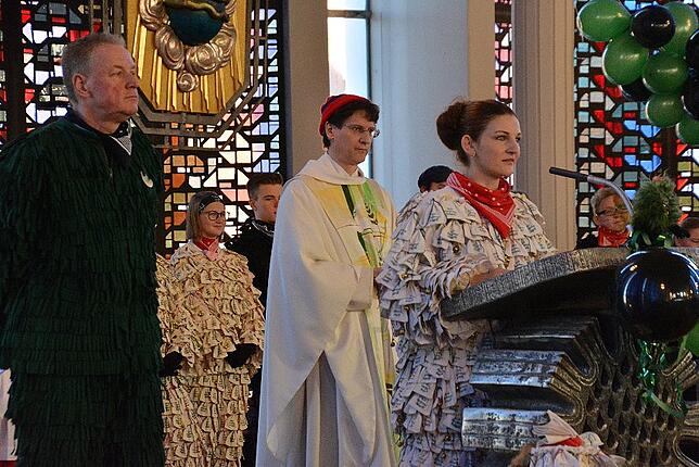 Bild 39: Bilder vom Narrentreffen der Urviecher-Zunft: Narrenmesse und Zunftmeisterempfang