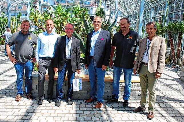 Sie arbeiteten lange auf das neue Pflanzenhaus hin (von links): Bastian Eberl (Leiter des Betriebshofs), Markus Wolf (Sachgebietsleiter ...