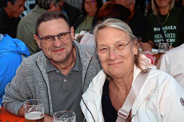 Bild 3: Dingelsdorf feiert sein Herbstfests 2025: So ausgelassen ist die Stimmung am Samstag