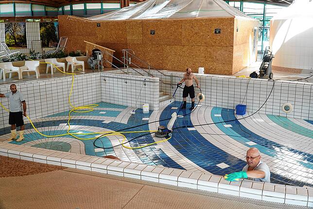 Aktuell ist das Solemar in Revision. Wenn ab dem 22. Mai wieder Gäste in den Becken entspannen dürfen, müssen sie sich zumindest um die ...