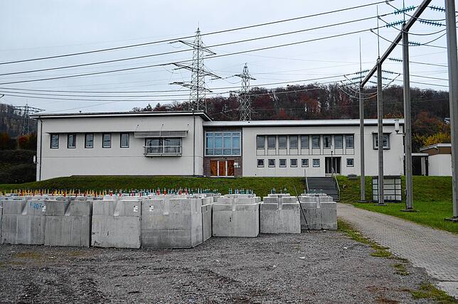 Das Betriebsgebäude der Umspannanlage.