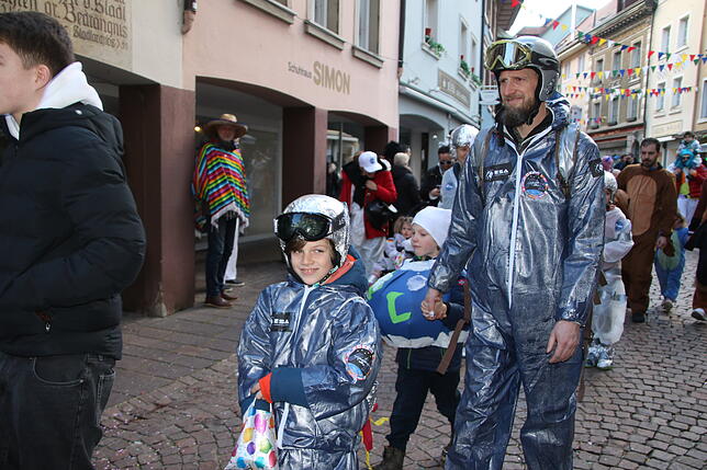 Bild 21: Schmotziger Dunschtig 2025: Das sind schönsten Bilder vom Kinderumzug in Tiengen
