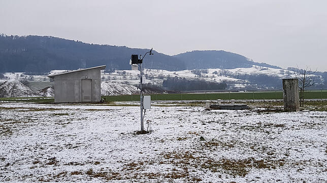 Die Wetterstation des Klimabeirats zwischen Oberlauchringen und Erzingen. Von der Hitze und Trockenheit der vergangenen Monate ist hier ...