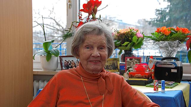 Ihre Freude am Nähen und an der Musik hat Frieda King auch als &bdquo;First Lady von Rheinfelden&ldquo; nicht verloren. Sie starb am 4. ...