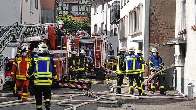 Die Feuerwehr wurde zu einem Wohnungsbrand in die Fuchsgasse gerufen.