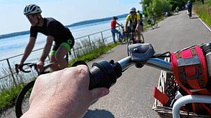 Der Bodensee-Radweg zwischen Uhldingen und Meersburg ist breit ausgebaut. Kein Wunder also, dass auf der Weg beliebt ist.