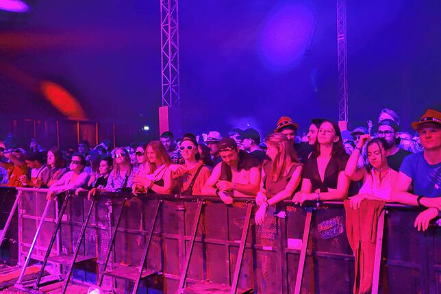 Bild 9: Southside 2023: Lilly Palmer legt im Zelt auf