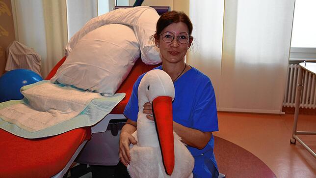 Christiane Balbach ist seit 1999 Hebamme im Helios-Spital in Überlingen. Bei 500 Geburten hat sie aufgehört zu zählen.