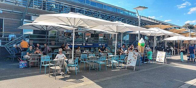 Das Imperia in der Hafenstraße: Hier geht es ähnlich wuselig zu wie in Eisdielen an der Adria.