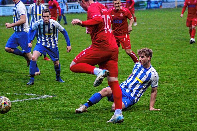 Bild 11: SG Stühlingen/Weizen II gewinnt Spitzenspiel mit 2:0 gegen SC Lauchringen – und wir haben Fotos!