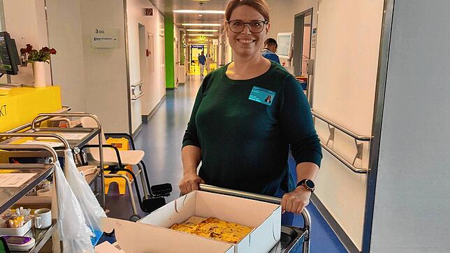 Martina Welte arbeitet seit drei Monaten als Wohlfühlmanagerin am Klinikum Hochrhein. Am Tag der Pflege überraschte sie die Pflegekräfte ...