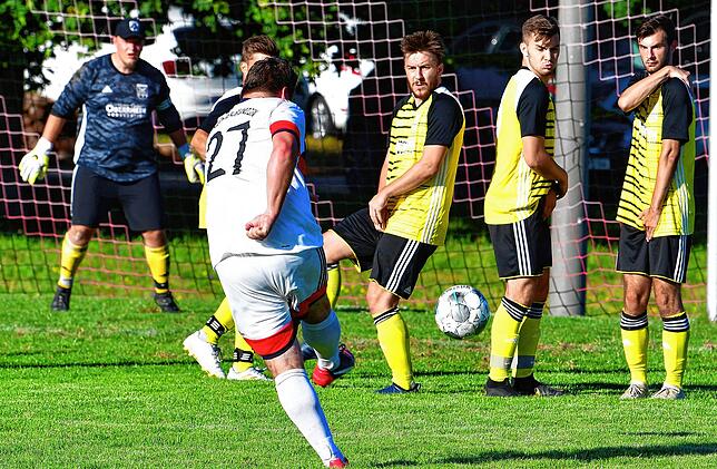 Bild 11: SV Eichsel dreht binnen drei Minuten das Spiel im Rothaus-Bezirkspokal zum 4:3-Sieg bei der SG Niederhof-Binzgen &ndash; und wir haben Bilder!
