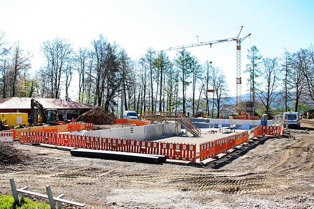 Momentan ist das Schwimmerbecken im Waldbad eine große Baustelle.