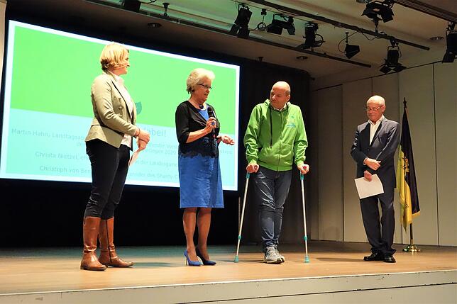 Podium mit Überraschungsgast: (von links) Annette Stoll-Zeitler, Christa Nietzel, Martin Hahn und Chris von Bennigsen.