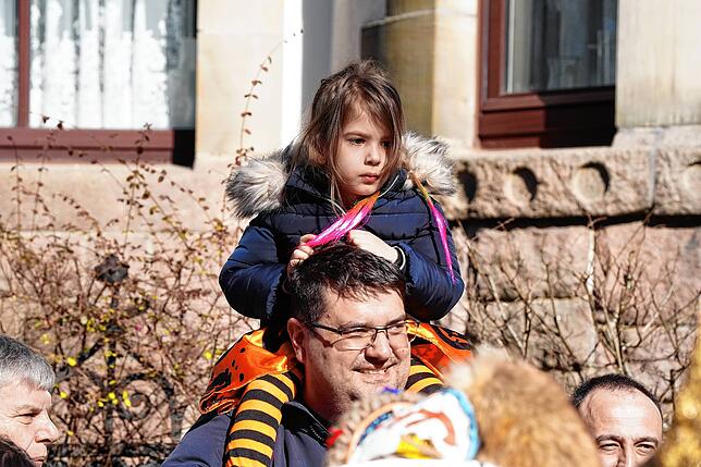 Bild 24: Villinger Fasnet-Umzug: Narren feiern bei strahlendem Sonnenschein – Die besten Bilder!