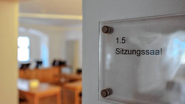 Der Sitzungssaal des Amtsgerichts Radolfzell. Hier wurde ein möglicherweise verhängnisvolles Urteil gegen einen 40-Jährigen gefällt.