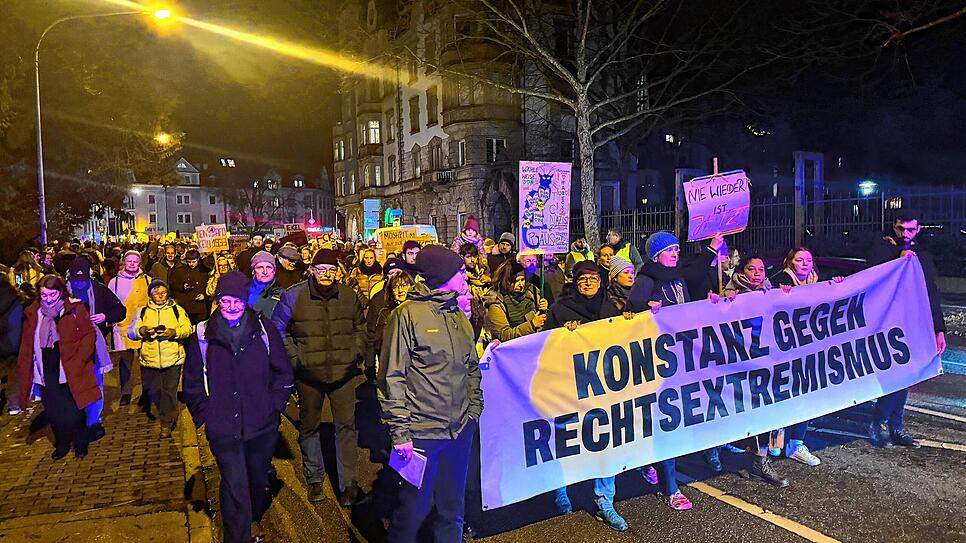 Bis zu 20.000 Teilnehmer waren beim Demozug durch Konstanz am Mittwochabend, 24. Januar, dabei. Nicht alle konnten zur anschließenden ...