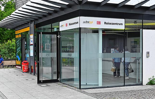 Das Reisezentrum am Überlinger ZOB bleibt bestehen, wird aber im Bwegt-Design umgestaltet und soll dann Fahrgastzentrum heißen