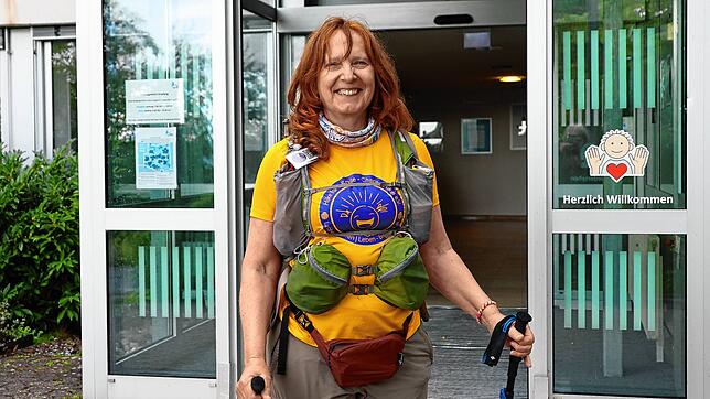 Cynthia Roosen wandert für einen guten Zweck und sammelt damit Spenden für das Hegau-Jugendwerk.