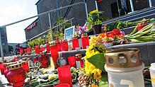 Kerzen und Blumen am Eingang zur Diskothek Grey: Dort hat im Juli 2017 ein Mann mit einem Sturmgewehr einen Türsteher erschossen. Der ...