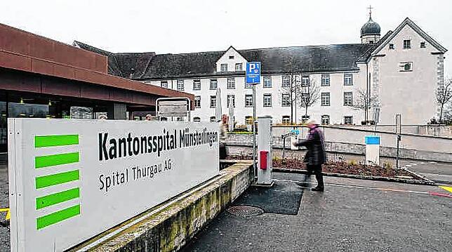 Im Kantonsspital Münsterlingen und den anderen Spitälern im Thurgau sind noch nicht alle Intensivbetten beleget. Aber die Lage ist ...