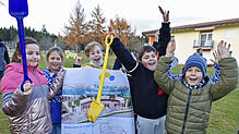 Jubel über den offiziellen ersten Spatenstich für das neue Kinderhaus der Nachsorgeklinik Tannheim. Die jungen Patienten der Klinik ...