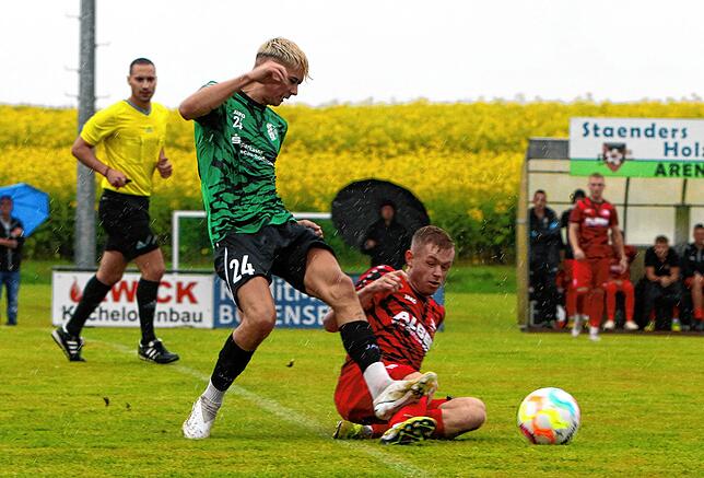 Bild 4: Die besten Bilder vom Duell zwischen dem FV Walbertsweiler-Rengetsweiler und dem VfR Stockach